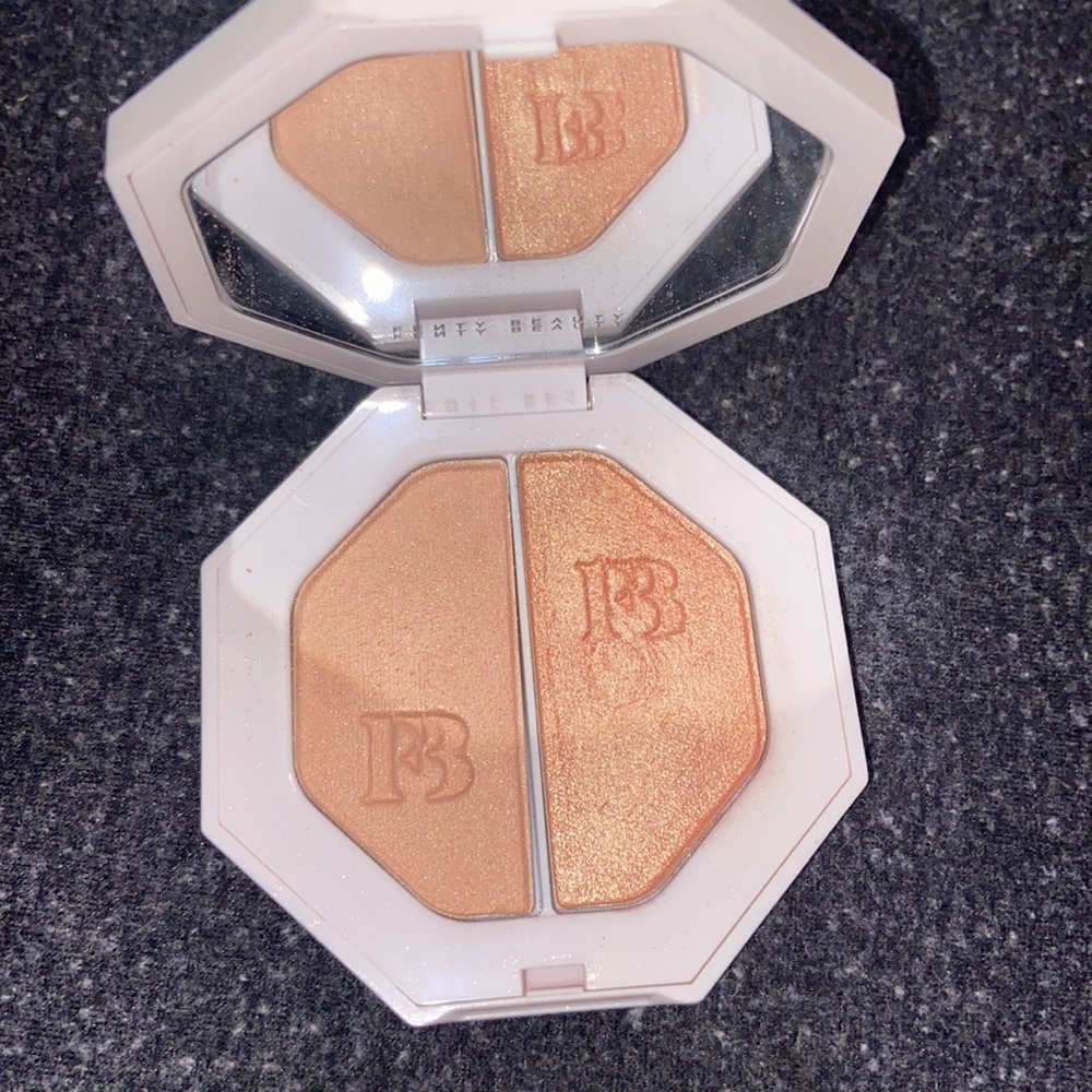 Fenty beauty highlighter in mean money/hustla baby